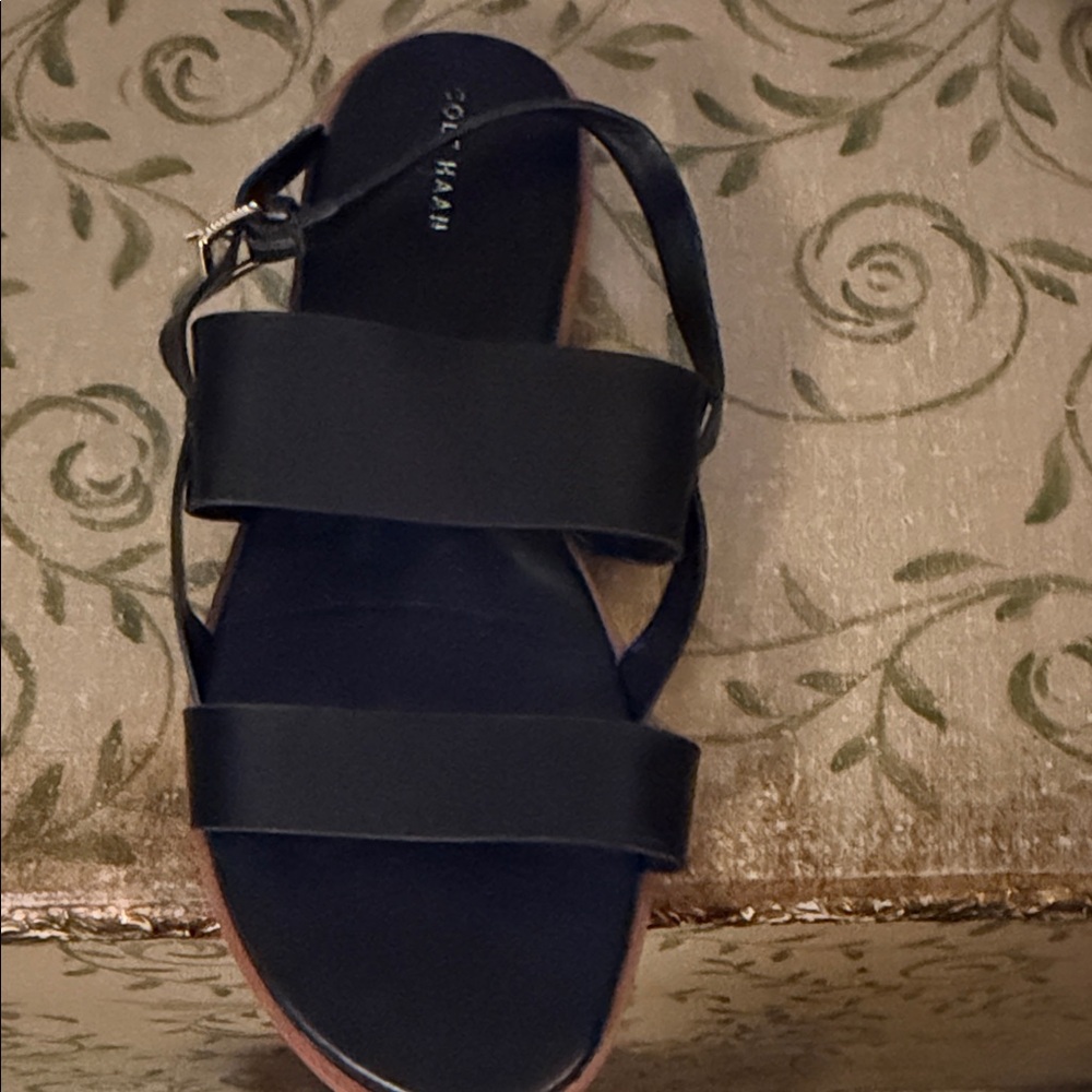 Cole Hahn Classic 2 Strap Black Sandals - Picture 5 of 5